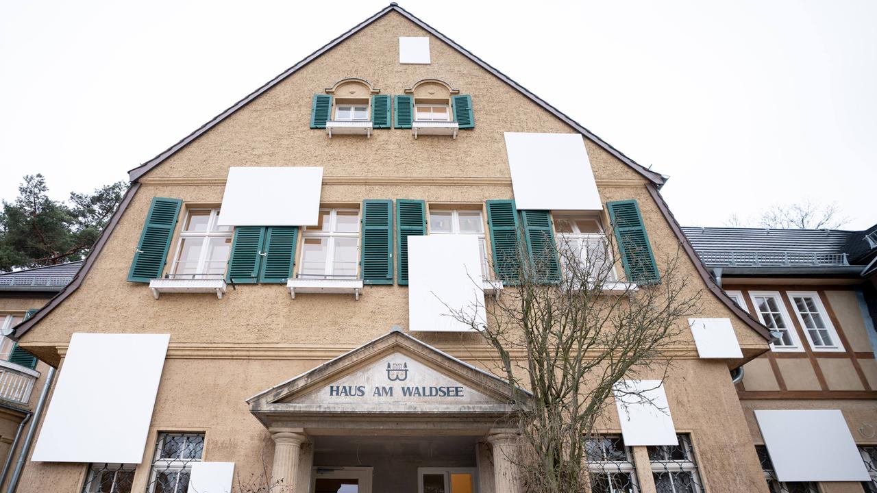 Das Haus am Waldsee zeigt die Ausstellung "Karin Sander. Von A bis Z". Das Haus am Waldsee zeigt die Ausstellung "Karin Sander. Von A bis Z".