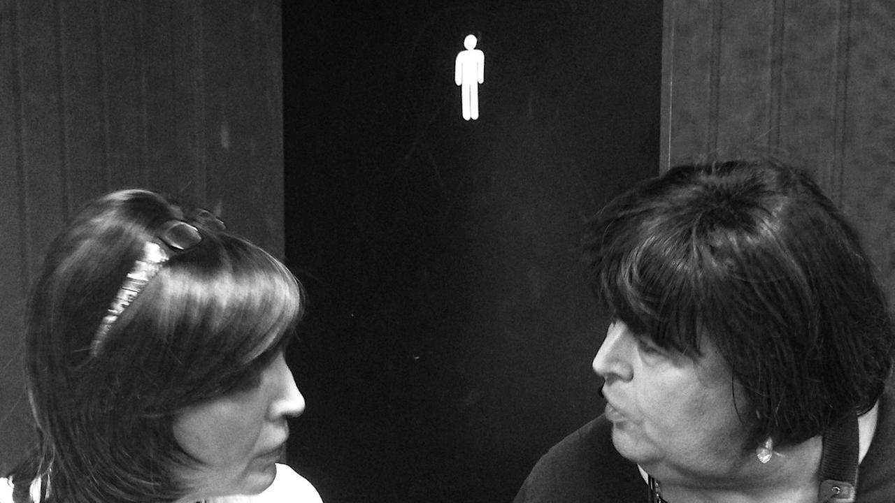 Carola bringt ihre Geschichte jetzt am Theater Münster auf die Bühne, gemeinsam mit anderen Laienschauspielern, die alle auch Betroffene sind. Carola bringt ihre Geschichte jetzt am Theater Münster auf die Bühne, gemeinsam mit anderen Laienschauspielern, die alle auch Betroffene sind.