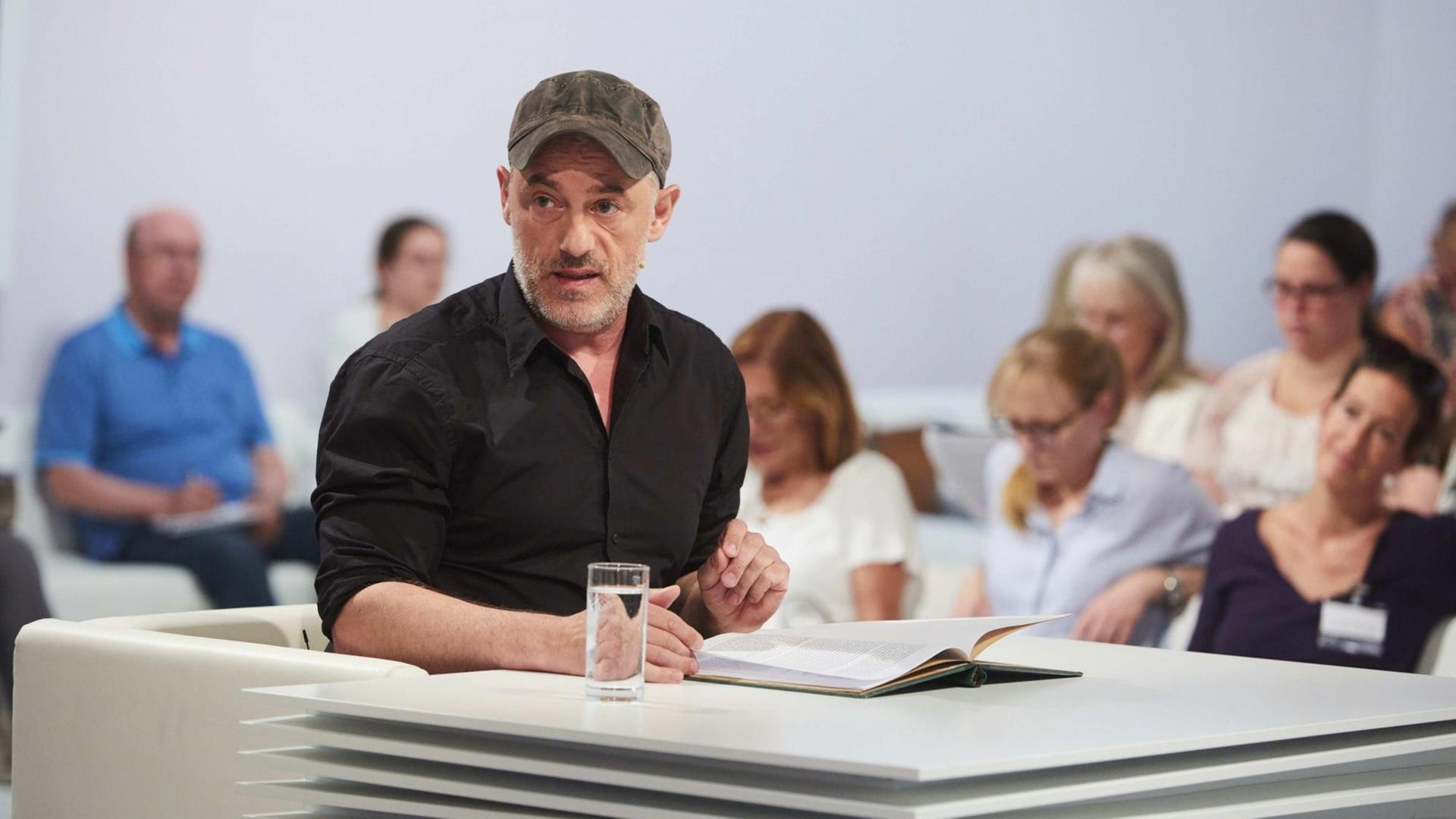 Stephan Lohse stellt sich der Jury vom Ingeborg-Bachmann-Preis 2018