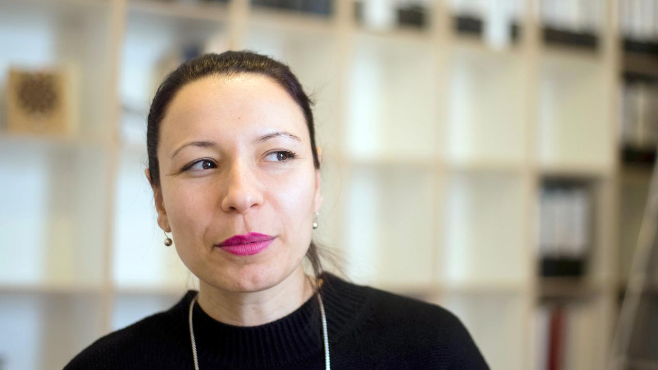 Die Regisseurin, Anne Zohra Berrached, ist mit ihrem Film "24 Wochen" die einzige deutsche Teilnehmerin im Wettbewerb der Berlinale. Die Regisseurin, Anne Zohra Berrached, ist mit ihrem Film "24 Wochen" die einzige deutsche Teilnehmerin im Wettbewerb der Berlinale.