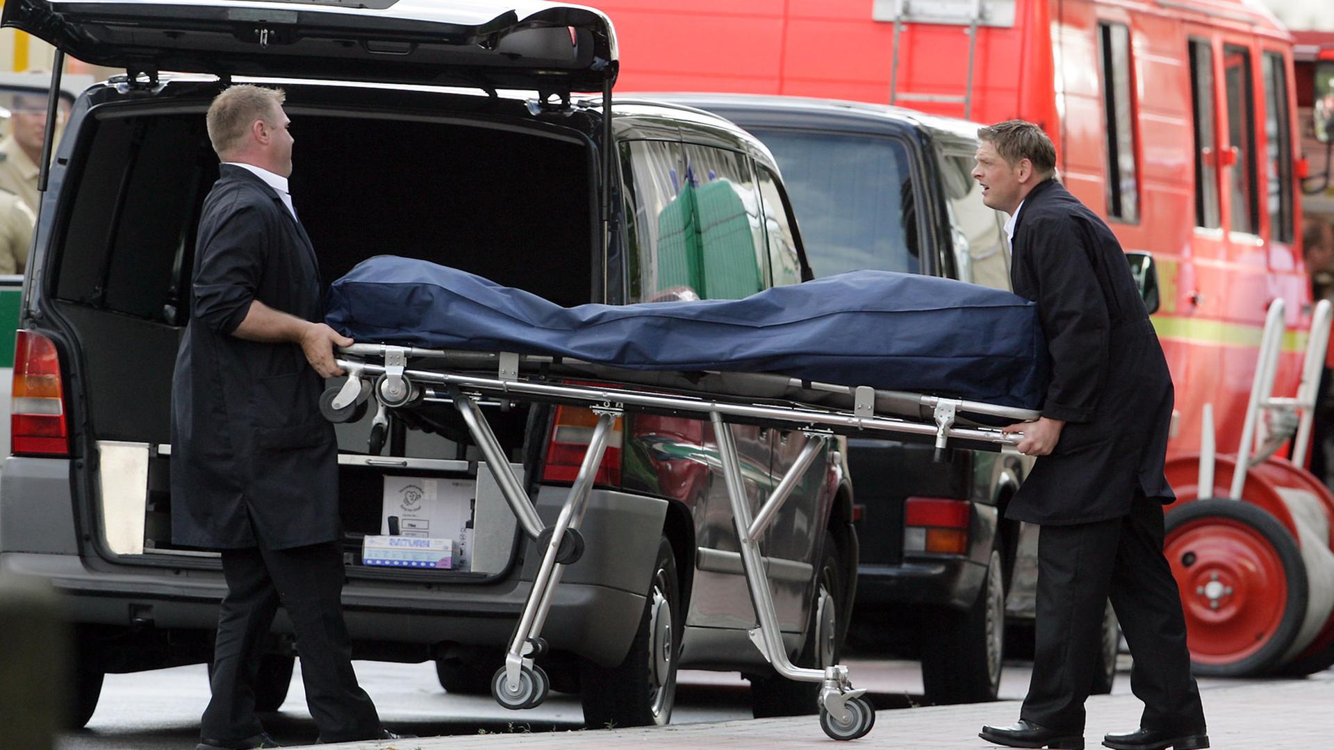 Bei einer Fehde unter italienischen Mafiosi wurden in Duisburg im Jahr 2007 sechs Männer erschossen. Bei einer Fehde unter italienischen Mafiosi wurden in Duisburg im Jahr 2007 sechs Männer erschossen.