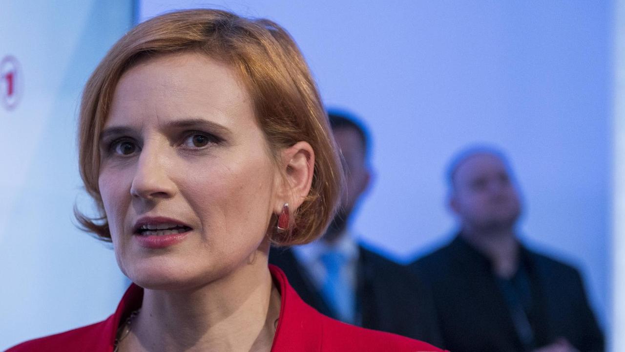 Erfurt: im Gespräch im Anschluss an die Aufzeichnung der Sendung maischberger. vor ort am 11. März 2020 im Erfurter Palmenhaus. Erfurt: im Gespräch im Anschluss an die Aufzeichnung der Sendung maischberger. vor ort am 11. März 2020 im Erfurter Palmenhaus.