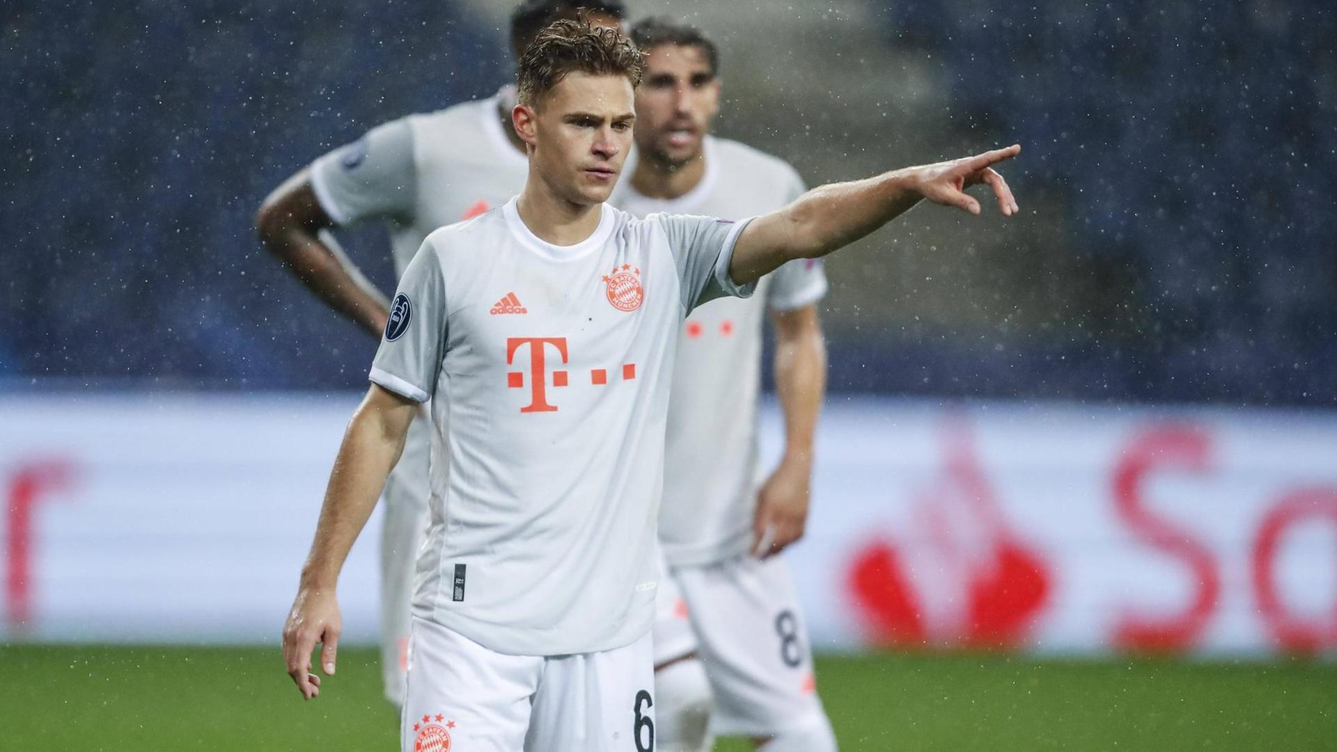 Der Bayernspieler Joshua Kimmich beim Spiel gegen Red Bull Salzburg. Der Bayernspieler Joshua Kimmich beim Spiel gegen Red Bull Salzburg.
