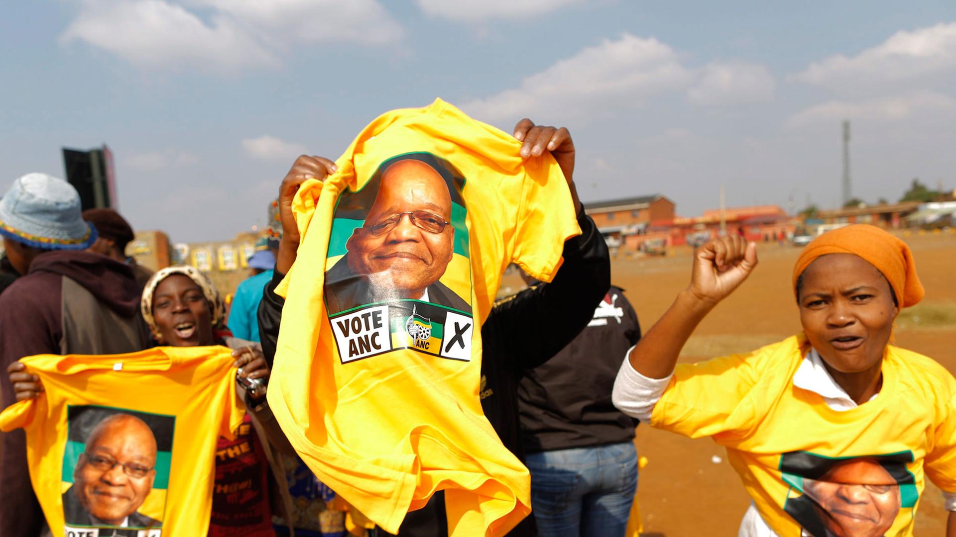 Anhänger von Südafrikas Präsident Jacob Zuma Anhänger von Südafrikas Präsident Jacob Zuma