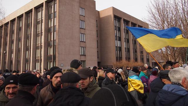 Demonstration gegen Wahlbetrug in der ukrainischen 650.000-Einwohner-Stadt Krywyj Rih.