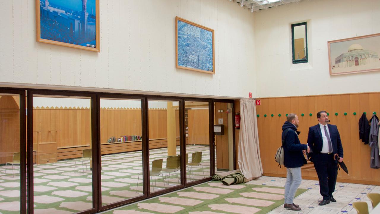 In der Aachener Bilal Moschee hat Aiman Mazyek seine religiösen Wurzeln. In der Aachener Bilal Moschee hat Aiman Mazyek seine religiösen Wurzeln.