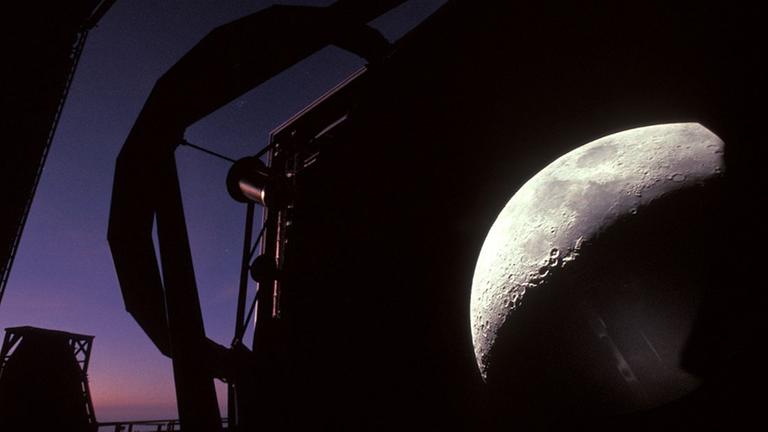 Das Very Large Telescope guckt in den Mond! Das Very Large Telescope guckt in den Mond!