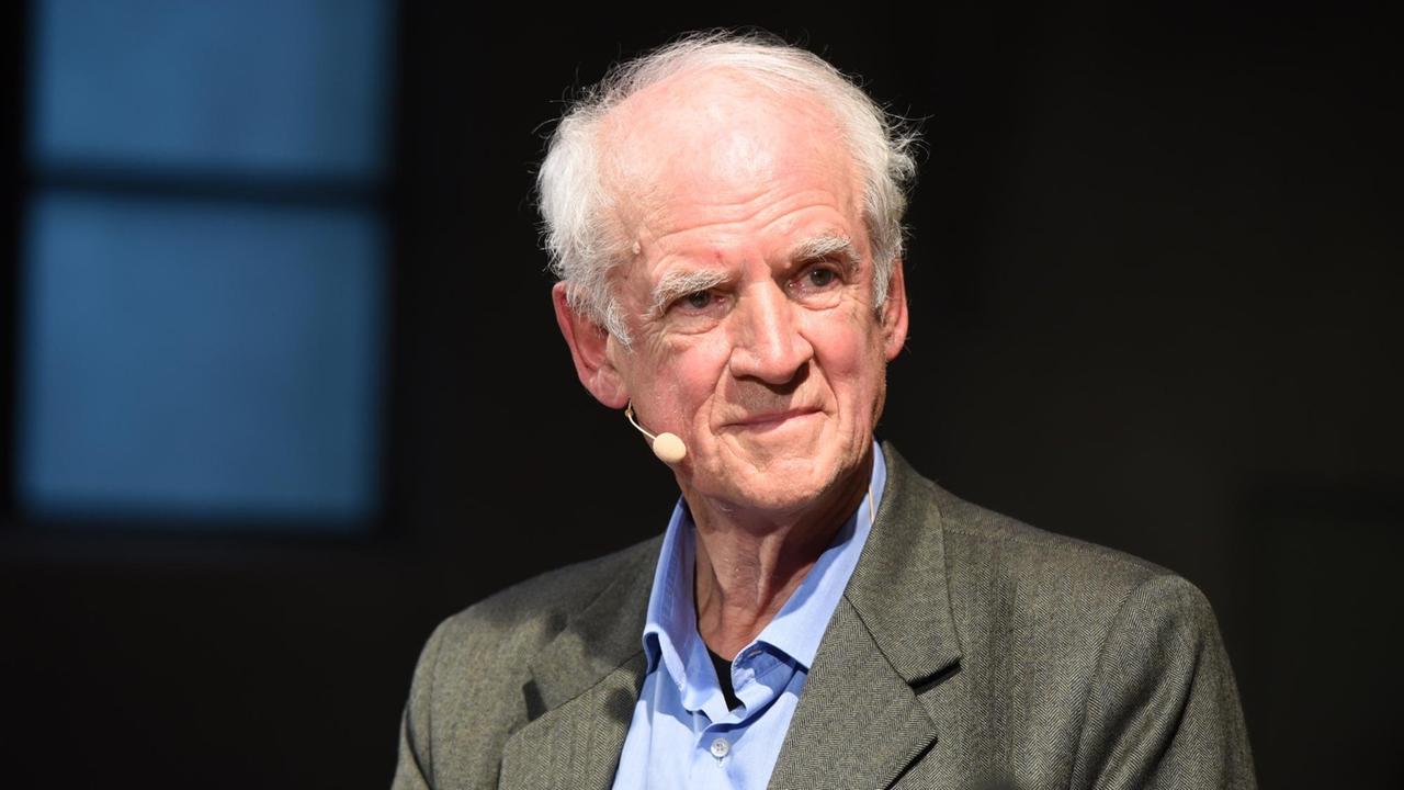Der kanadische Politikwissenschaftler und Philosoph Charles Taylor am 02.06.2015 in Köln auf der 3. phil.COLOGNE, das internationale Festival der Philosophie. Der kanadische Politikwissenschaftler und Philosoph Charles Taylor am 02.06.2015 in Köln auf der 3. phil.COLOGNE, das internationale Festival der Philosophie.