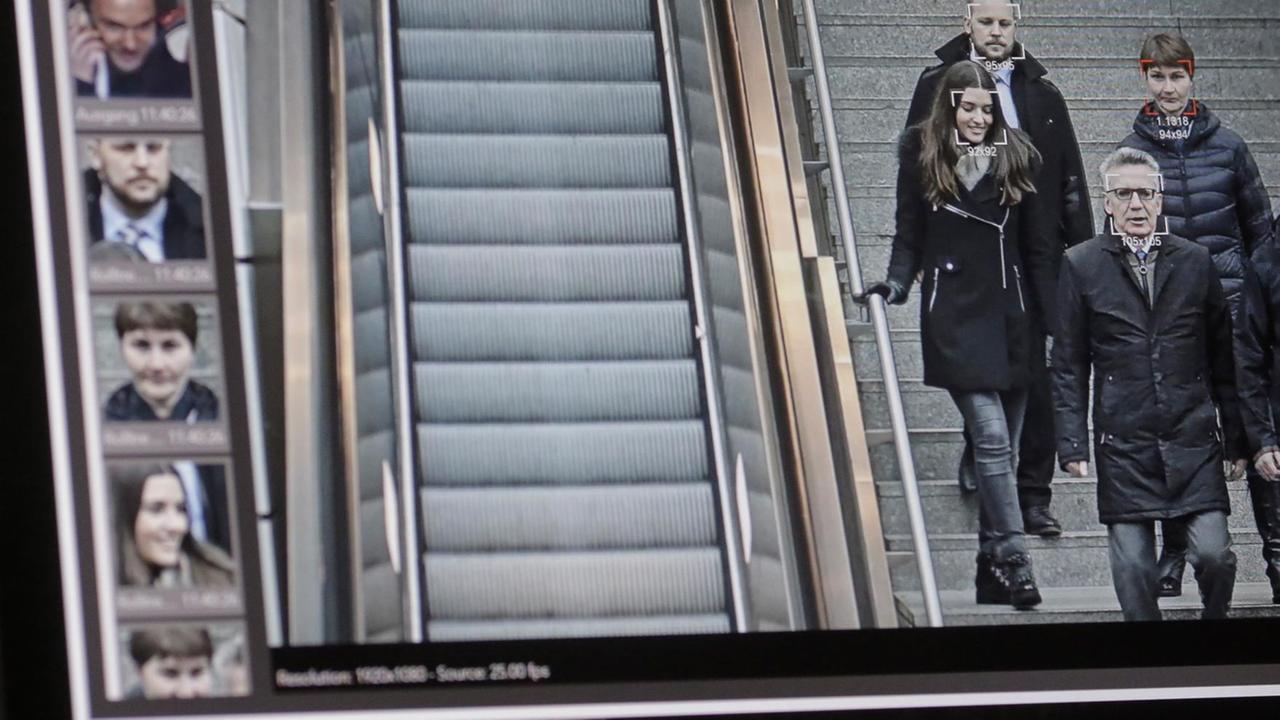 Gesichtserkennung in Deutschland schon getestet - hier 2017 am Berliner Bahnhof Südkreuz. Gesichtserkennung in Deutschland schon getestet - hier 2017 am Berliner Bahnhof Südkreuz.