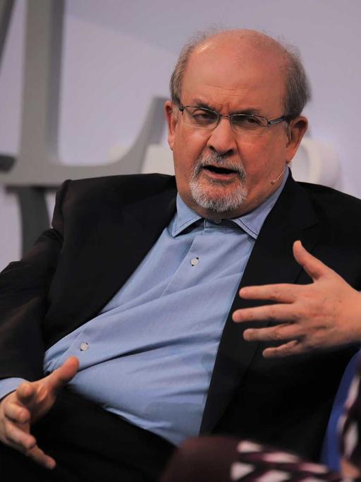 Frankfurter Buchmesse 2017: Salman Rushdie im Gespräch mit Barbara Wahlster von Deutschlandfunk Kultur über sein neues Buch "Golden House".