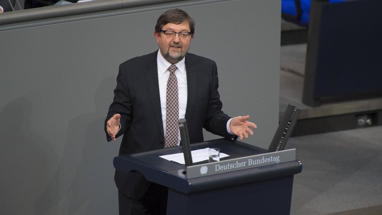Andreas Lämmel (CDU) bei einer Rede im Deutschen Bundestag. Andreas Lämmel (CDU) bei einer Rede im Deutschen Bundestag.