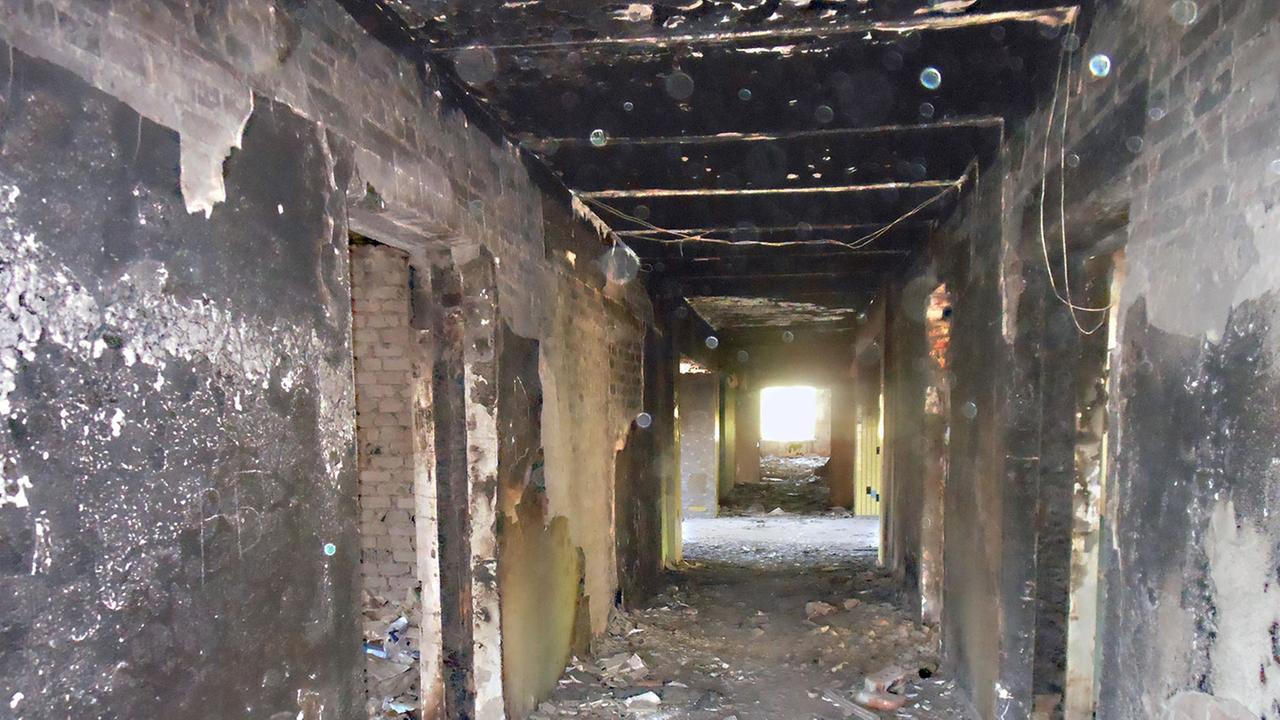 Ein Keller in Dscherhinsk - hier wurden Zivilisten und Angehörige der ukrainsichen Armee bzw. Freiwilligen-Bataillone festgehalten und gefoltert. Ein Keller in Dscherhinsk - hier wurden Zivilisten und Angehörige der ukrainsichen Armee bzw. Freiwilligen-Bataillone festgehalten und gefoltert.