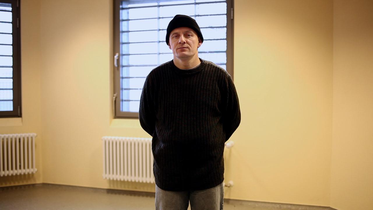 Gefängnisinsasse Helmut Poschner im Film "Von der Beraubung der Zeit" Gefängnisinsasse Helmut Poschner im Film "Von der Beraubung der Zeit"