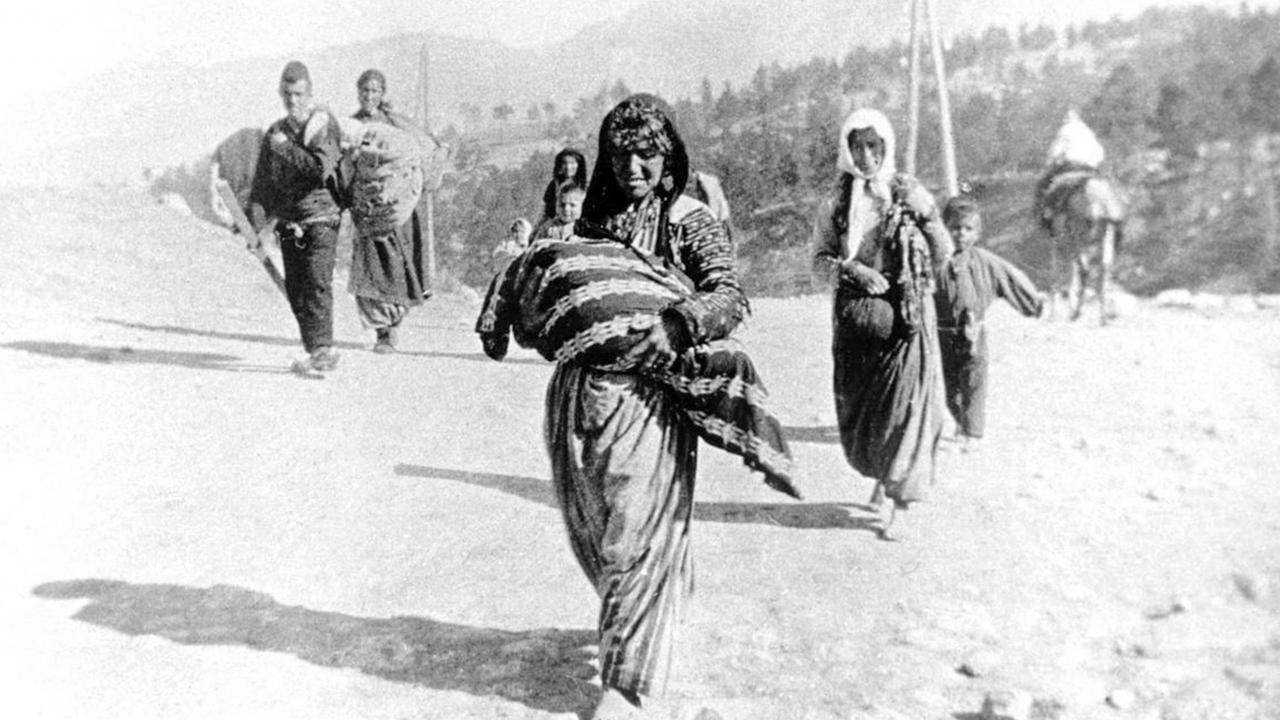 Armenier fliehen vor der türkischen Verfolgung (1915)