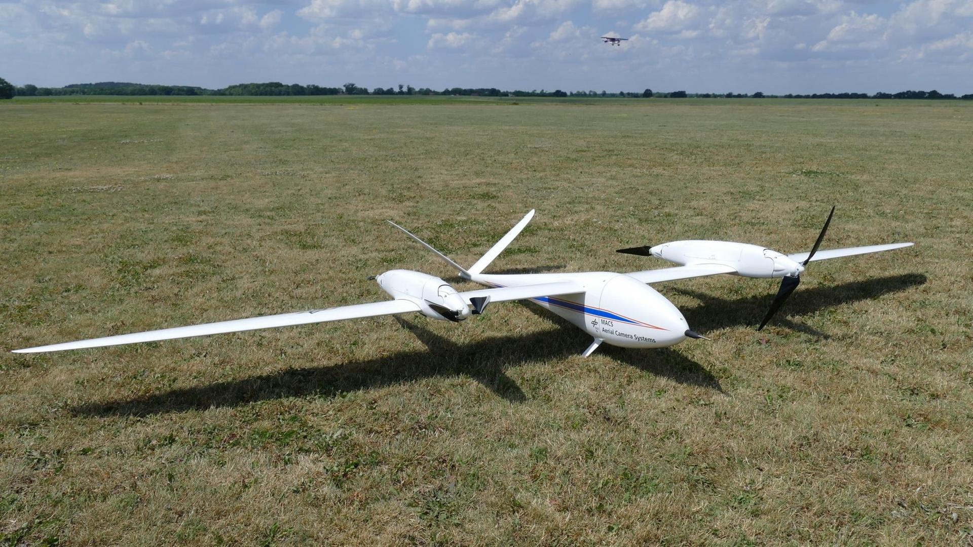 Autonome Fotodrohne kurz vor dem Abflug Autonome Fotodrohne kurz vor dem Abflug