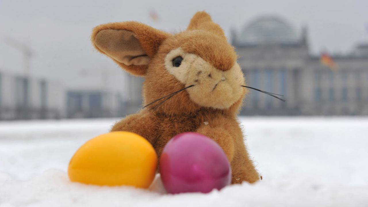 Dass dieses Jahr die Ostereiersuche im Schnee stattfindet, ist nicht auszuschließen. Aber im strahlenden Weiß des Schnees sind die Ostereier umso leichter zu finden. Dass dieses Jahr die Ostereiersuche im Schnee stattfindet, ist nicht auszuschließen. Aber im strahlenden Weiß des Schnees sind die Ostereier umso leichter zu finden.