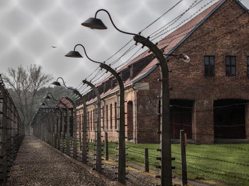 Stammlager Auschwitz 1: EUROPA, POLEN, AUSCHWITZ, 5.10.2014: Ehemaliges Konzentrationslager Auschwitz 1. Foto: Fritz Schumann | Verwendung weltweit