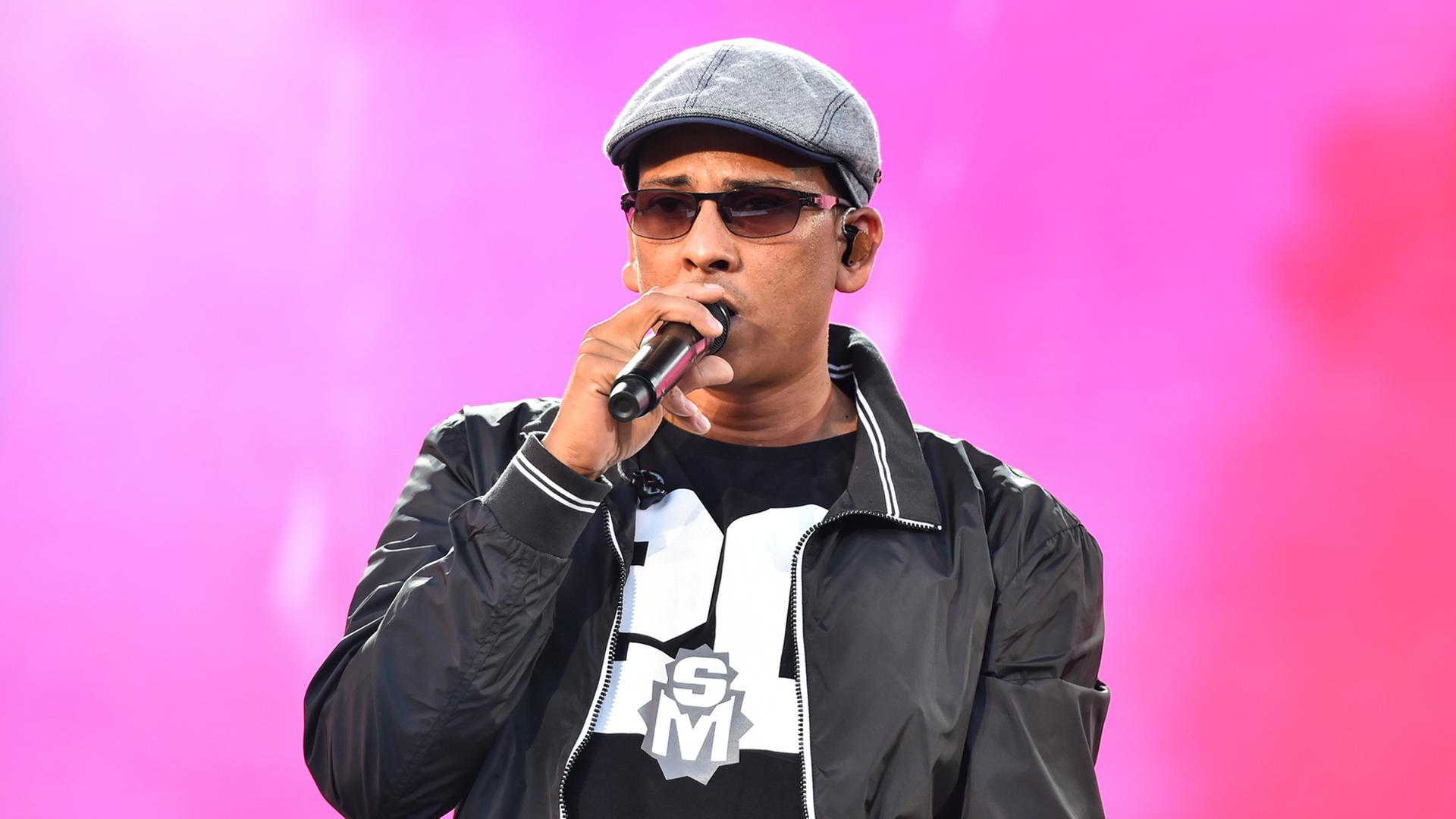Xavier Naidoo und die Band "Söhne Mannheims" treten am 10. Juli 2015 in Mannheim auf. Xavier Naidoo und die Band "Söhne Mannheims" treten am 10. Juli 2015 in Mannheim auf.