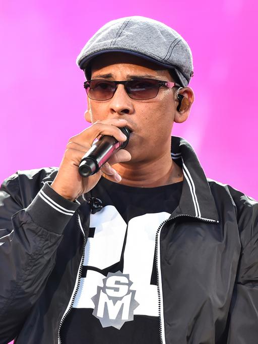 Xavier Naidoo und die Band "Söhne Mannheims" treten am 10. Juli 2015 in Mannheim auf.