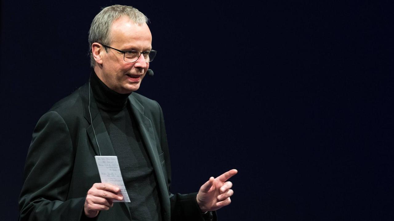 Christoph Biermann, Mitglied der Chefredaktion "11Freunde". Christoph Biermann, Mitglied der Chefredaktion "11Freunde".