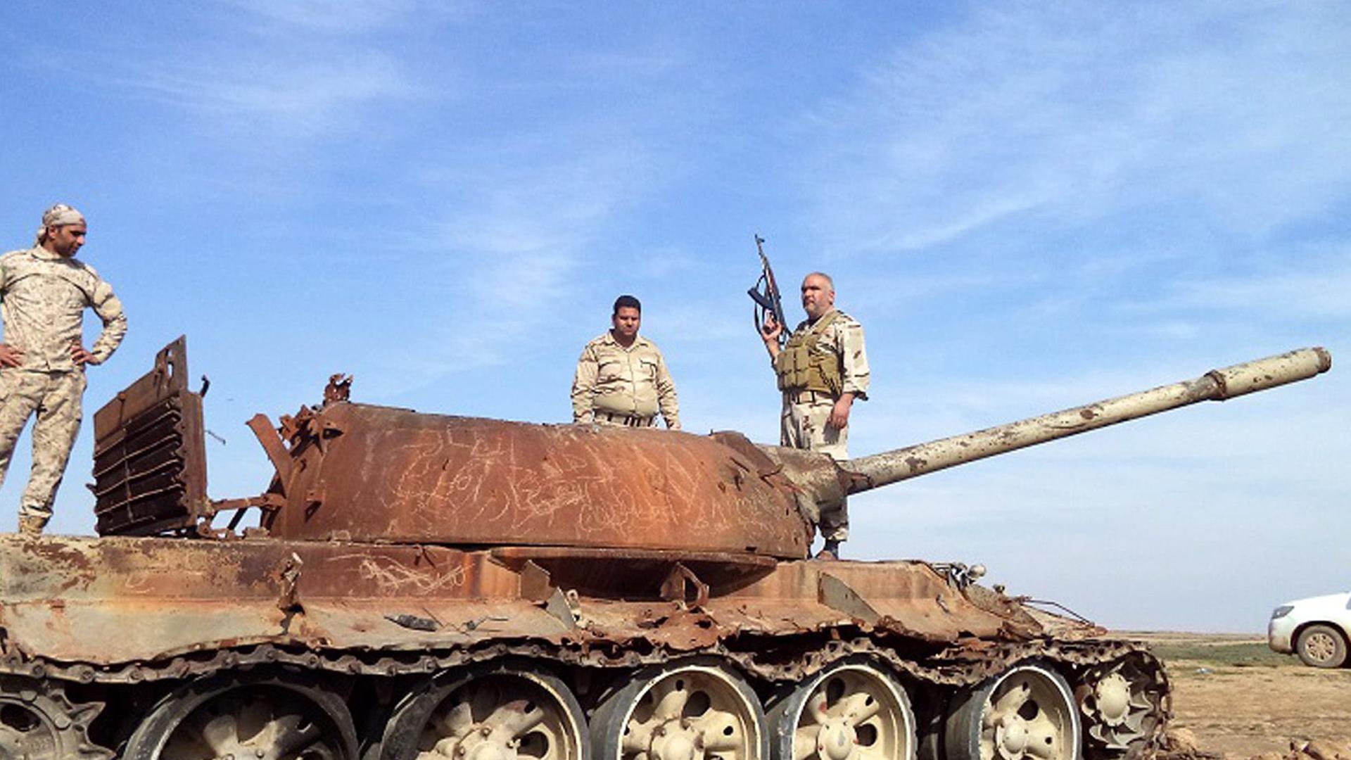 Irakische Soldaten nahe der Stadt Tikrit am 24.02.2015. Irakische Soldaten nahe der Stadt Tikrit am 24.02.2015.