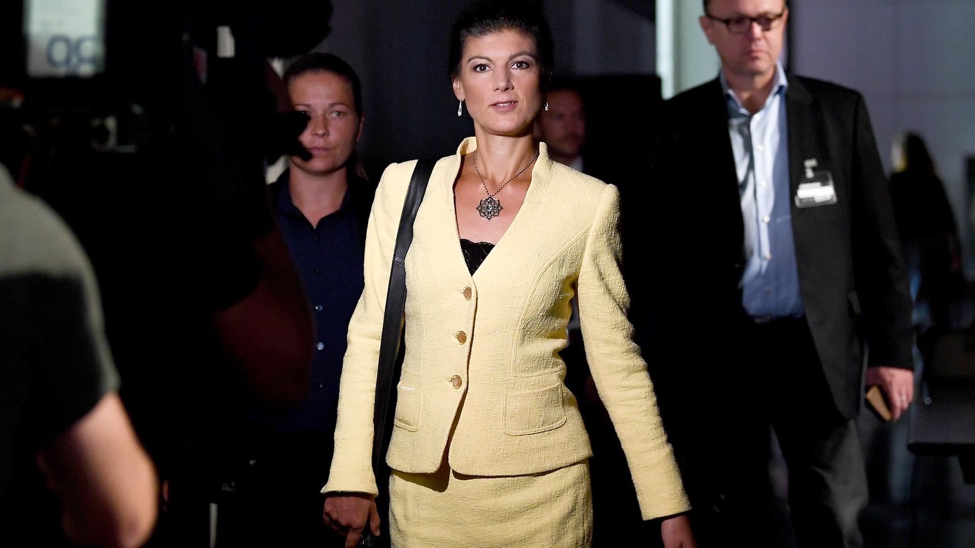 Sahra Wagenknecht, die Fraktionsvorsitzende der Partei Die Linke im Bundestag, beim Bundesparteitag in Leipzigit Sahra Wagenknecht, die Fraktionsvorsitzende der Partei Die Linke im Bundestag, beim Bundesparteitag in Leipzigit