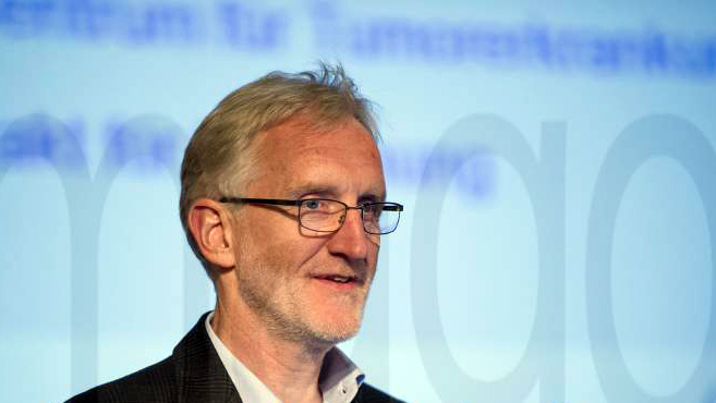 Prof. Dr. Christof von Kalle, Deutsches Krebsforschungszentrum Heidelberg, während seines Vortrags auf der Jahreskonferenz "Pakt für Forschung und Innovation" im Auditorium Friedrichstraße in Berlin am 5.11.2014 Prof. Dr. Christof von Kalle, Deutsches Krebsforschungszentrum Heidelberg, während seines Vortrags auf der Jahreskonferenz "Pakt für Forschung und Innovation" im Auditorium Friedrichstraße in Berlin am 5.11.2014