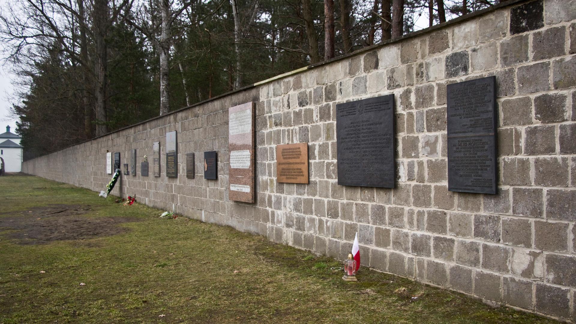Gedenkzeichen im ehemaligen Konzentrationslager Sachsenhausen Gedenkzeichen im ehemaligen Konzentrationslager Sachsenhausen
