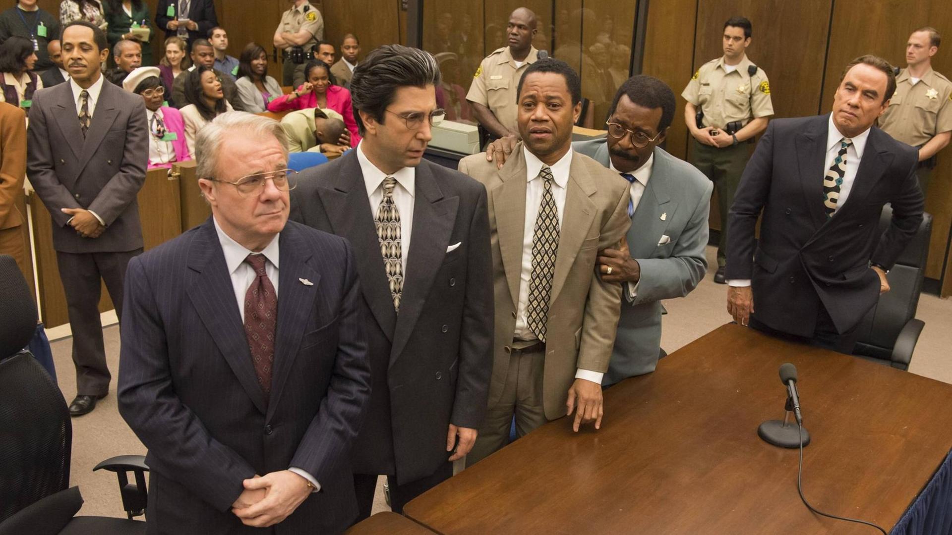 Scene aus der Serie "American Crime Story: The People v. O.J. Simpson" Scene aus der Serie "American Crime Story: The People v. O.J. Simpson"