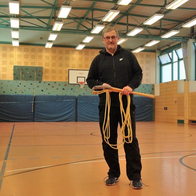 Marco Guhl, Schulsportleiter in Berlin-Neukölln, in der Sporthalle seiner Schule.