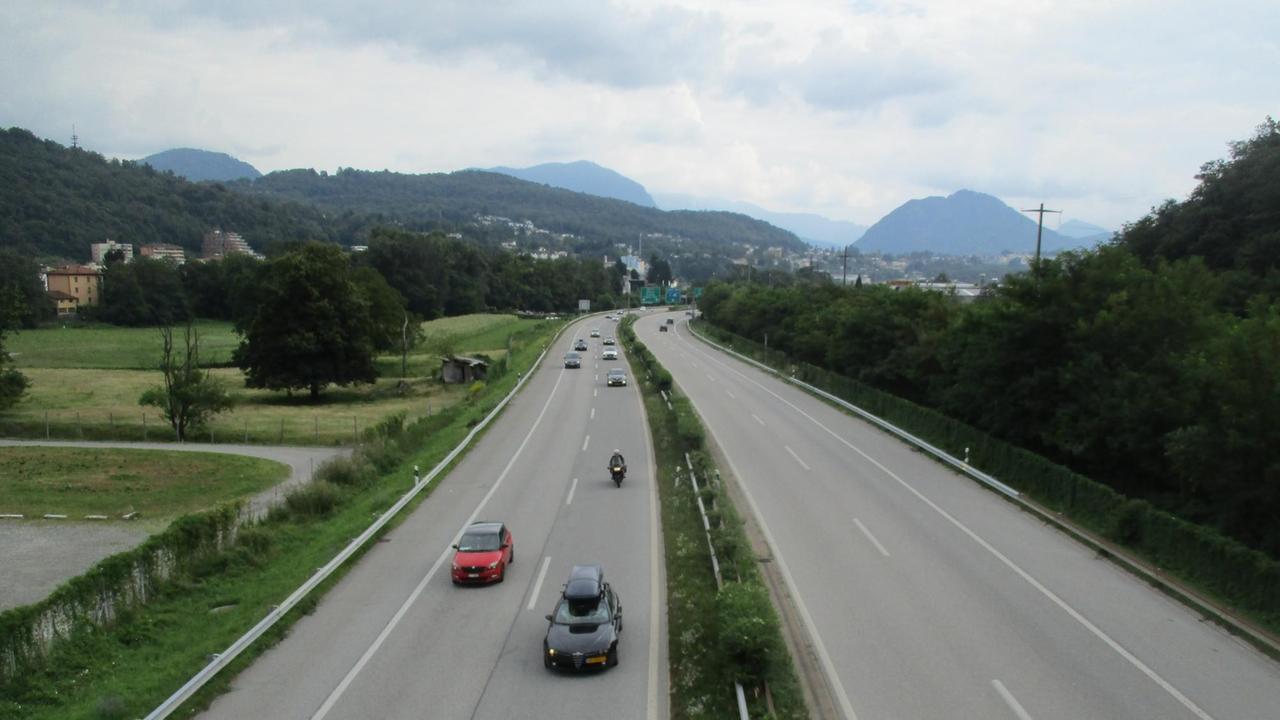 Das heutige Gravesano - die Autobahn zerschneidet die einstmalige Stille des Ortes Das heutige Gravesano - die Autobahn zerschneidet die einstmalige Stille des Ortes