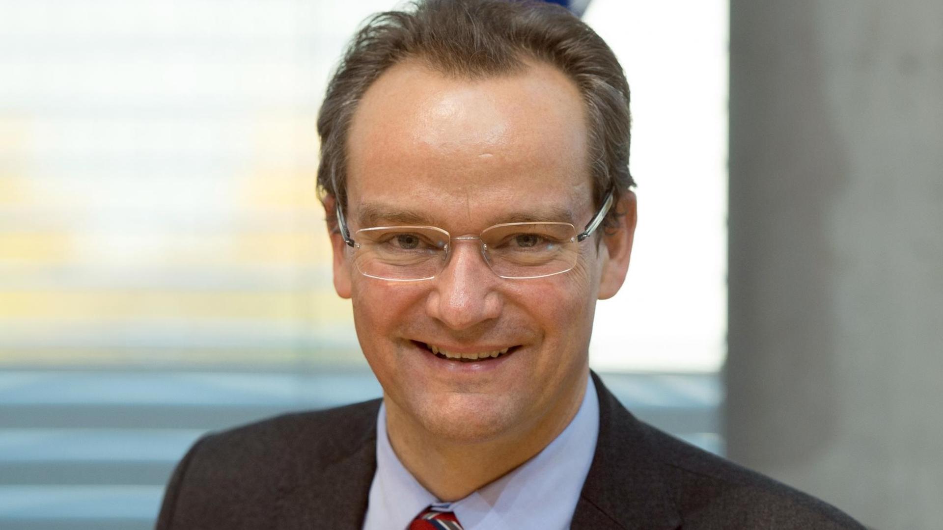 Gunther Krichbaum (CDU) lächelt in die Kamera Gunther Krichbaum (CDU) lächelt in die Kamera