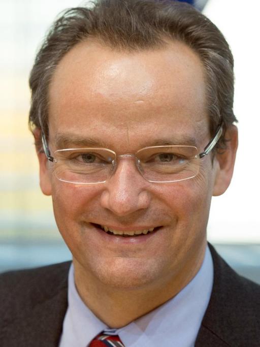 Gunther Krichbaum (CDU) lächelt in die Kamera
