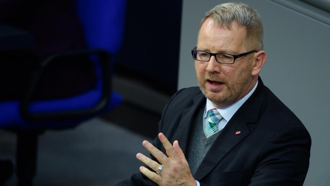 Johannes Kahrs (SPD), Sprecher der Bundesfraktion im Haushaltsausschuss, spricht im Deutschen Bundestag