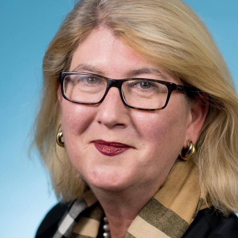 Britta Katharina Dassler, Mitglied der FDP-Bundestagsfraktion in der 19. Legislaturperiode, aufgenommen am 20.10.2017 im Bundestag in Berlin. Foto: Kay Nietfeld/dpa | Verwendung weltweit Britta Katharina Dassler, Mitglied der FDP-Bundestagsfraktion in der 19. Legislaturperiode, aufgenommen am 20.10.2017 im Bundestag in Berlin. Foto: Kay Nietfeld/dpa | Verwendung weltweit
