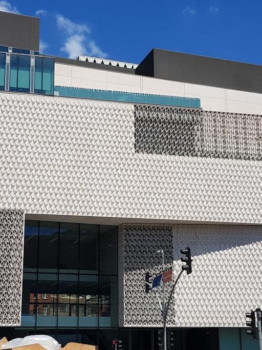 Das Arter Museum in Istanbul, eine moderne und assymetrische Fassade prägt das Erscheinungsbild des Gebäudes.