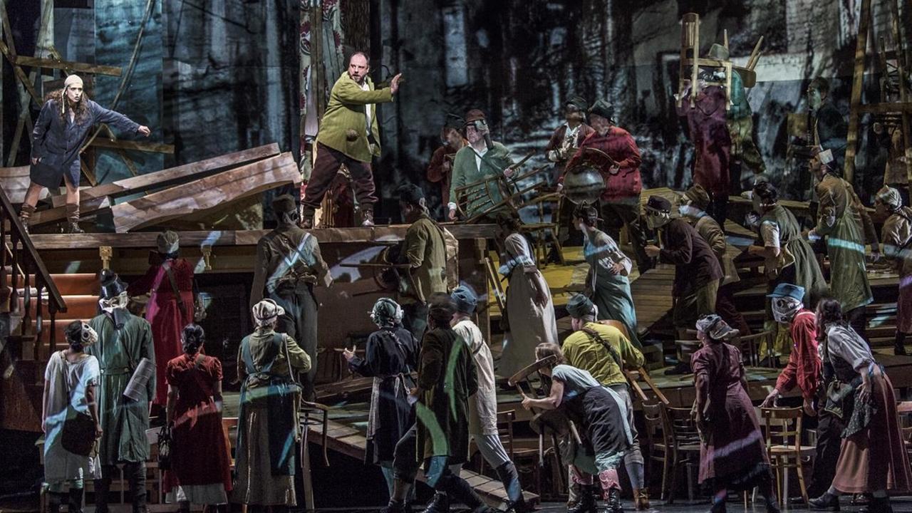 Szene aus William Kentridges "Wozzeck"-Inszenierung bei den Salzburger Festspielen 2017 Szene aus William Kentridges "Wozzeck"-Inszenierung bei den Salzburger Festspielen 2017