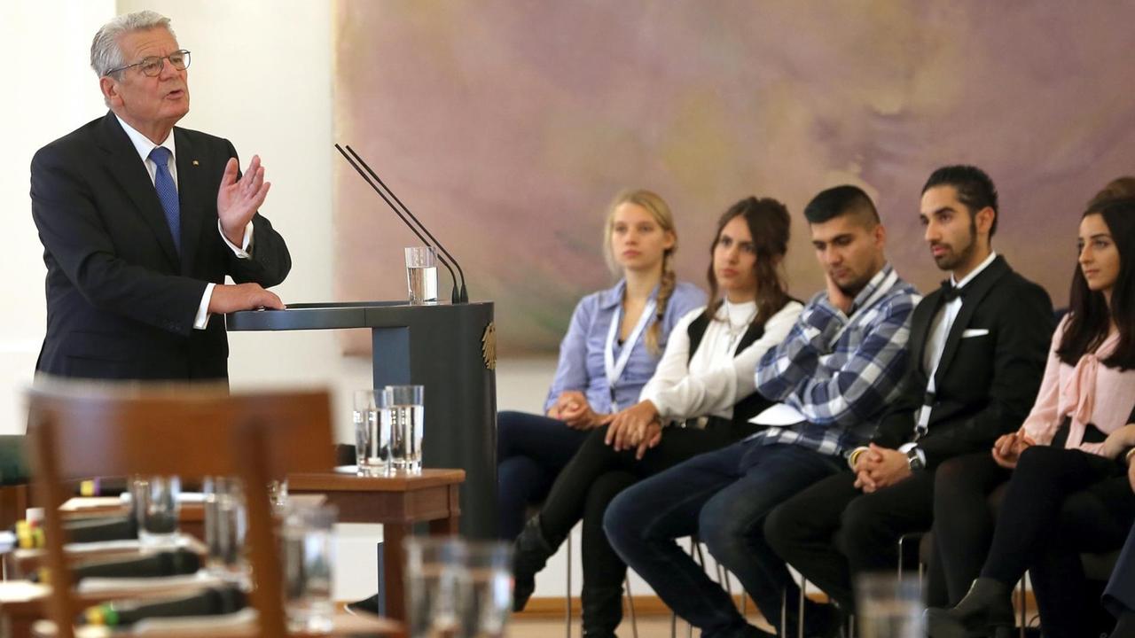 Bundespräsident Joachim Gauck spricht auf Zukunftsforum "#DE2036". Bundespräsident Joachim Gauck spricht auf Zukunftsforum "#DE2036".