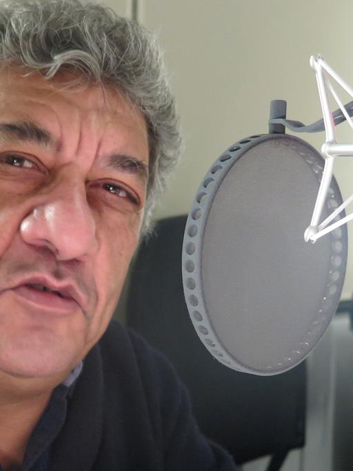 Der Schriftsteller Najem Wali im Studio von Deutschlandradio Kultur