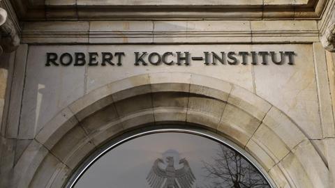 Das Foto zeigt das Robert Koch-Institut, RKI, in Berlin.