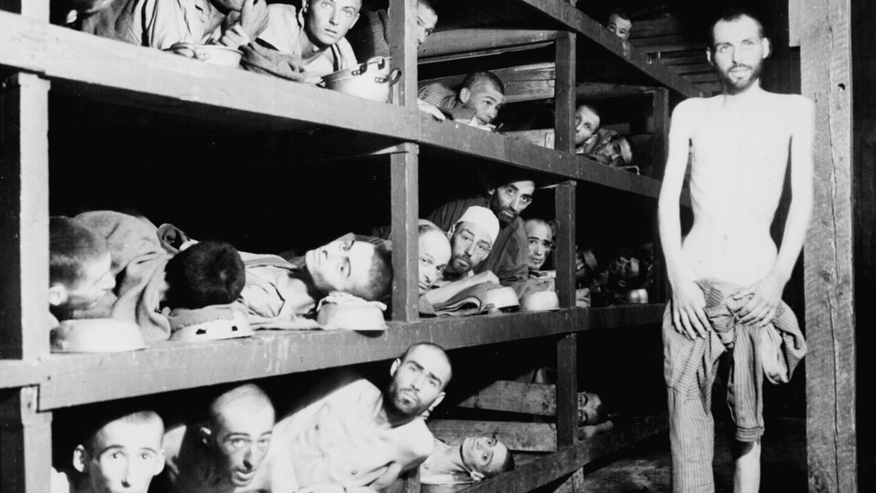 Befreite Häftlinge des Konzentrationslagers Buchenwald Befreite Häftlinge des Konzentrationslagers Buchenwald