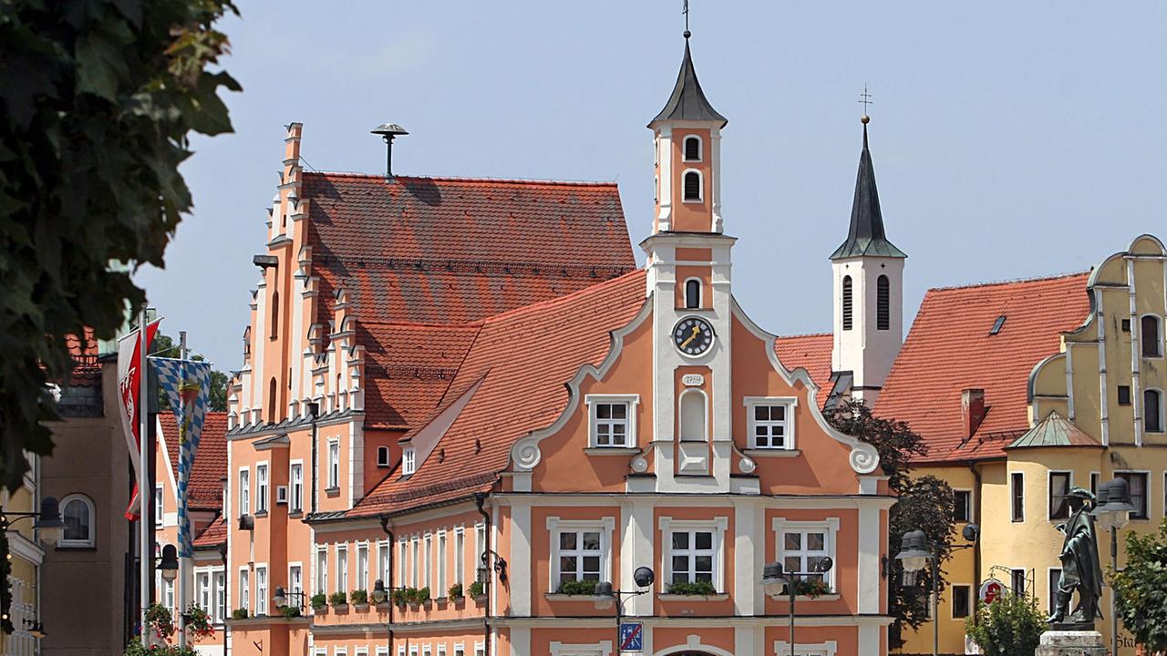 Das Rathaus einer Kleinstadt in Bayern. Das Rathaus einer Kleinstadt in Bayern.