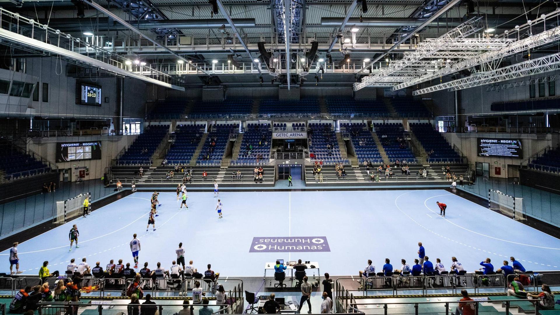 Getec Arena unter Corona-Bedingungen beim ersten Testspiel in der Halle waehrend der Saison-Vorbereitung 2020-2021 in der 1. Handball Bundesliga (Herren) zwischen SC Magdeburg - Dessau-Rosslauer HV 06 in der GETEC Arena am 19.09.2020 in Magdeburg Getec Arena unter Corona-Bedingungen beim ersten Testspiel in der Halle waehrend der Saison-Vorbereitung 2020-2021 in der 1. Handball Bundesliga (Herren) zwischen SC Magdeburg - Dessau-Rosslauer HV 06 in der GETEC Arena am 19.09.2020 in Magdeburg