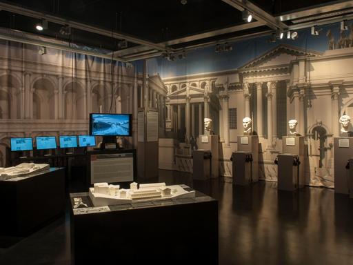 Blick in die Ausstellung "Digitales Forum Romanum“ in der Berliner Humboldt-Universität.