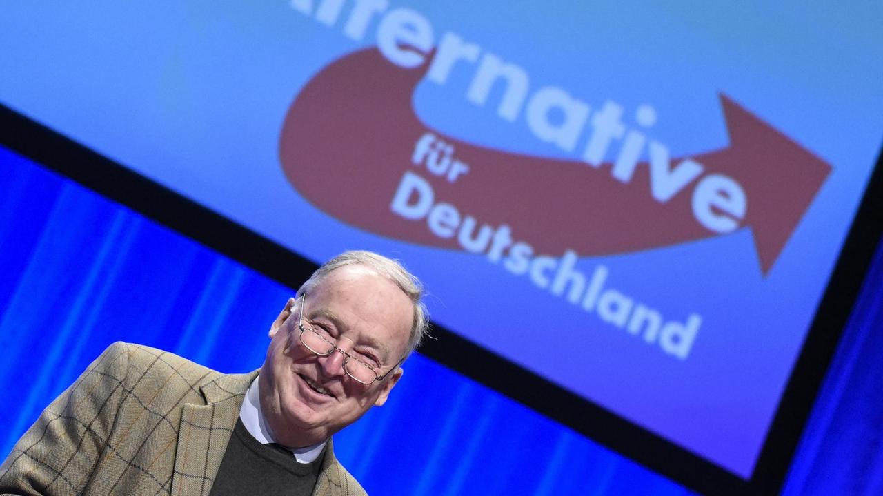 Der AfD-Politiker Alexander Gauland während eines Parteitages. Der AfD-Politiker Alexander Gauland während eines Parteitages.