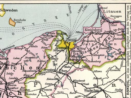 Eine historische Landkarte  zeigt die Ostsee um die hier gelb markierte "Freie Stadt Danzig"