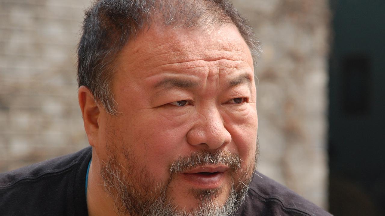 Der chinesische Künstler Ai Weiwei gibt am 25.03.2014 ein Interview in seinem Pekinger Studio. Der chinesische Künstler Ai Weiwei gibt am 25.03.2014 ein Interview in seinem Pekinger Studio.