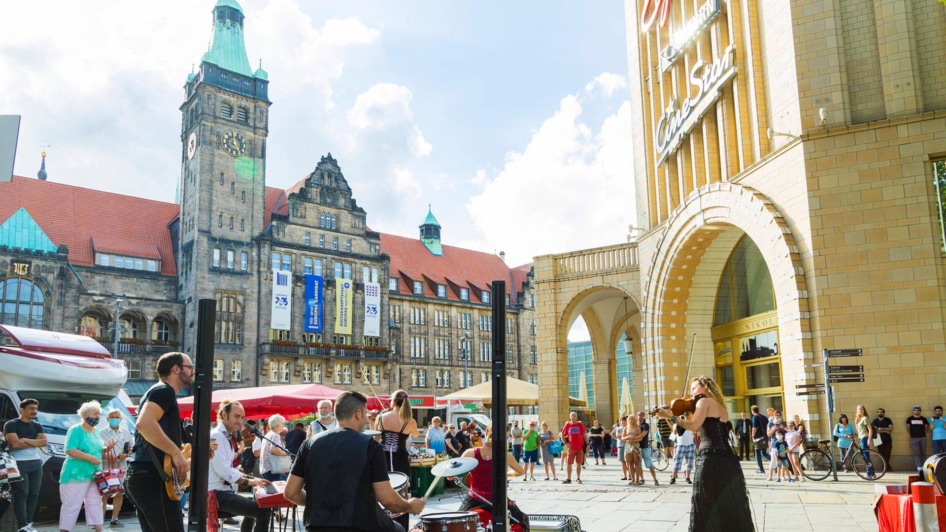 Chemnitz will Kulturhauptstadt werden. Seit der Bewerbung verändert sich die Stimmung in der Stadt. Chemnitz will Kulturhauptstadt werden. Seit der Bewerbung verändert sich die Stimmung in der Stadt.