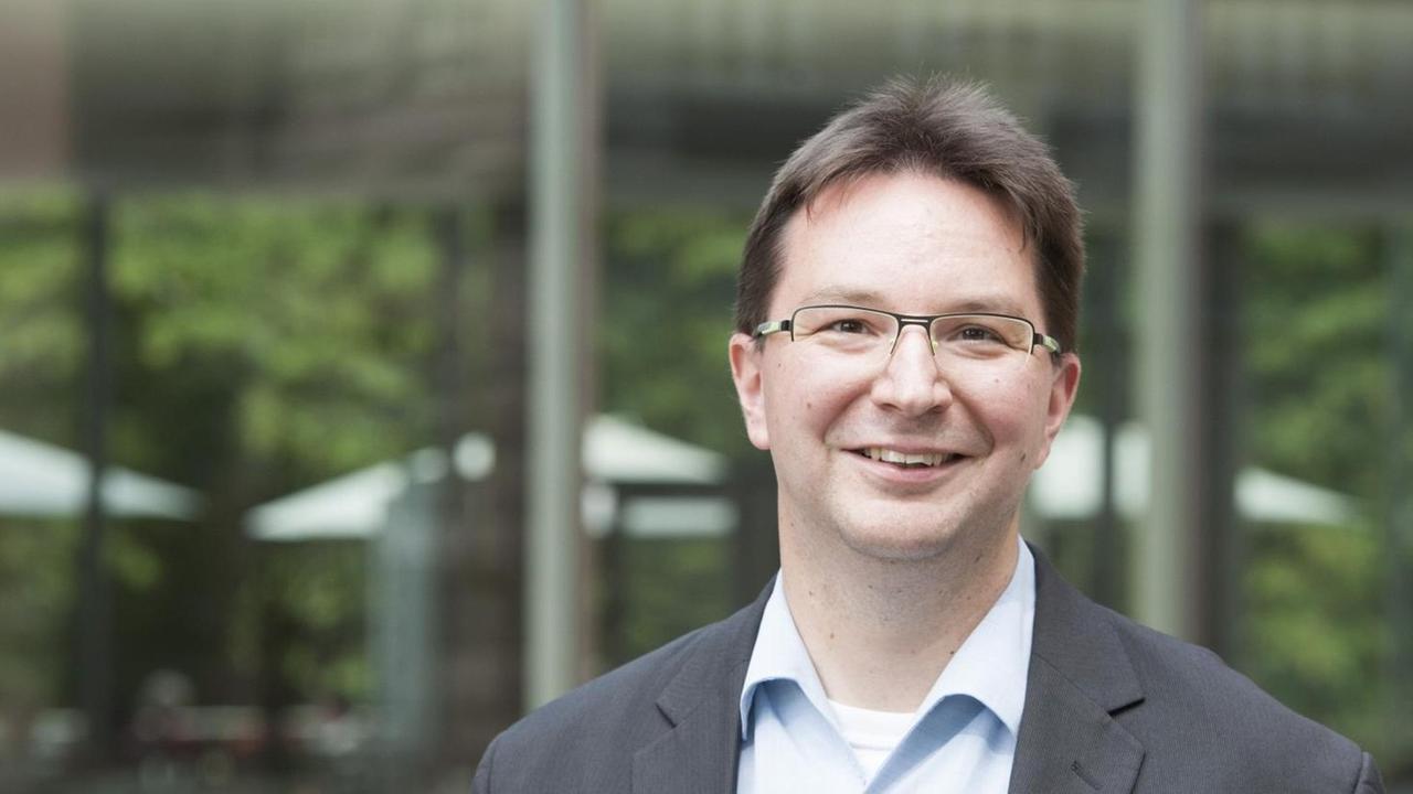 Eine Porträtaufnahme zeigt Michael Blume. Er ist Religionswissenschaftler und baden-württembergischer Antisemitismusbeauftragter. Eine Porträtaufnahme zeigt Michael Blume. Er ist Religionswissenschaftler und baden-württembergischer Antisemitismusbeauftragter.