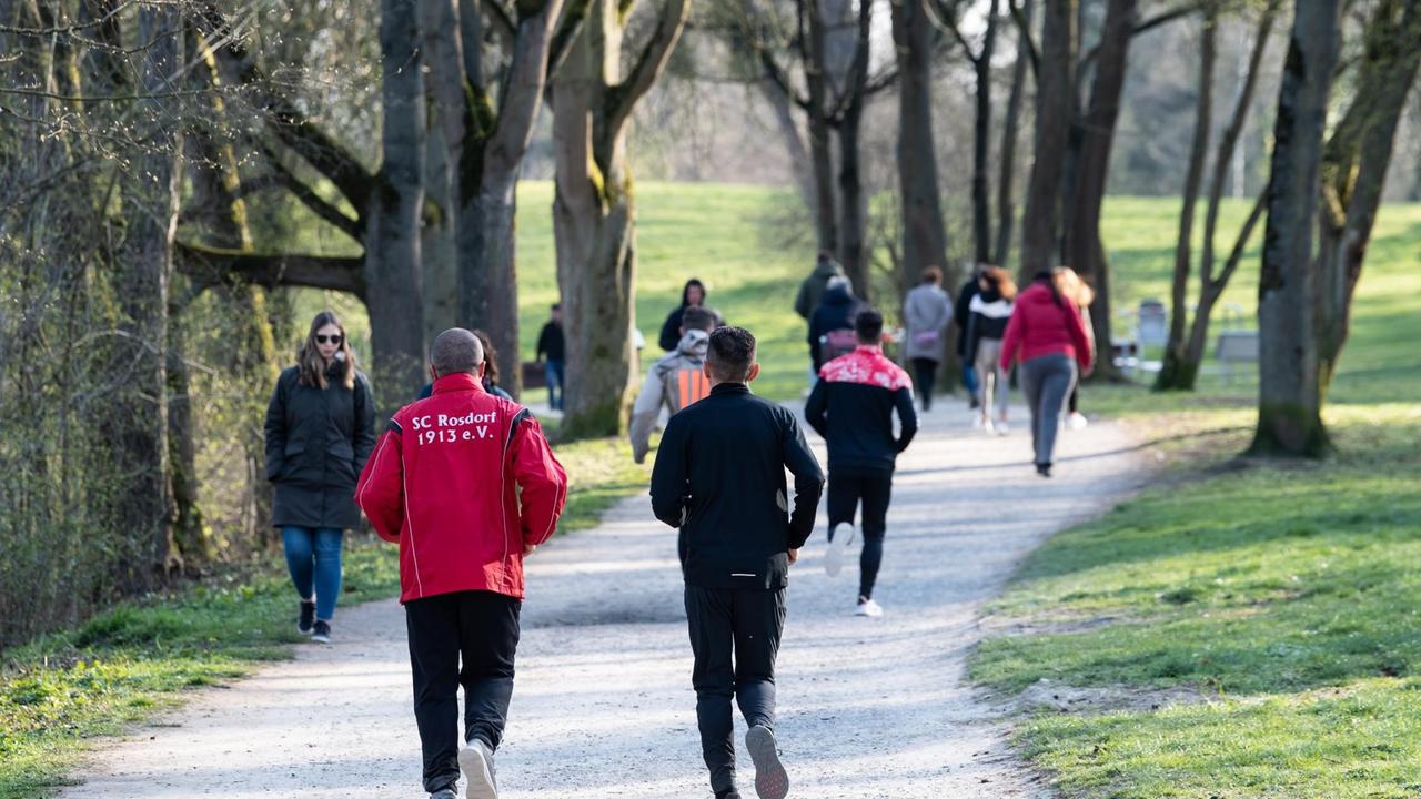 Spazieren und Joggen in Zeiten von Corona und Home Office - Göttingen, 26. März 2020 Spazieren und Joggen in Zeiten von Corona und Home Office - Göttingen, 26. März 2020